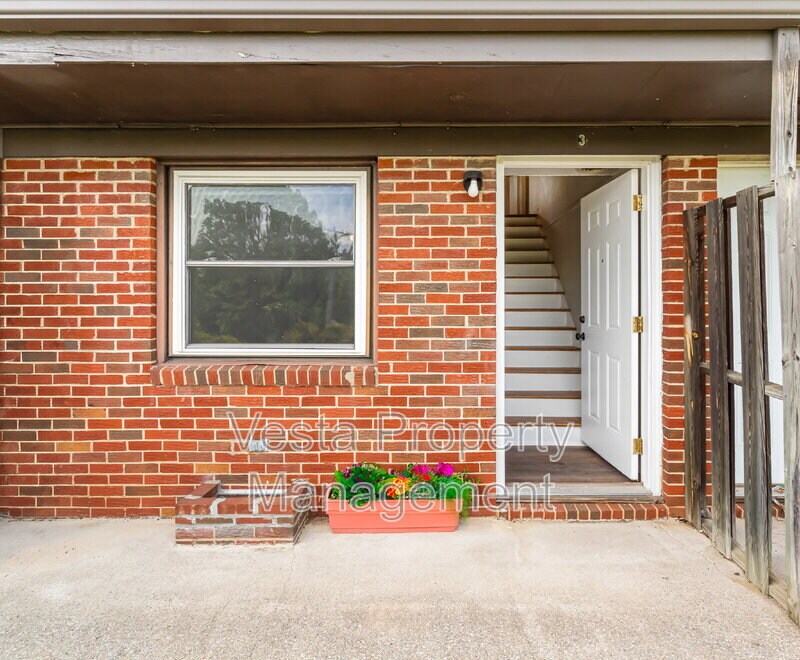 26 Reid St in Marion, NC - Building Photo