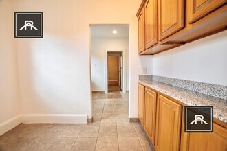 54 Kirkwood Rd, Unit 1 in Boston, MA - Foto de edificio - Building Photo