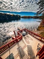 440 S Peninsula Ln in Gwinn, MI - Building Photo