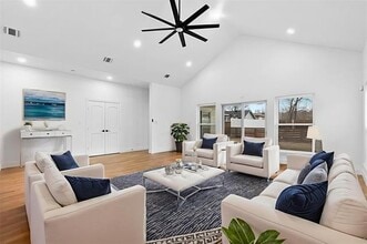 1812 Muncie Ave in Dallas, TX - Building Photo - Building Photo