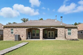 170 Gilmer St in Bridge City, TX - Building Photo - Building Photo