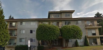 Gay Lynn Apartment in New Westminster, BC - Building Photo
