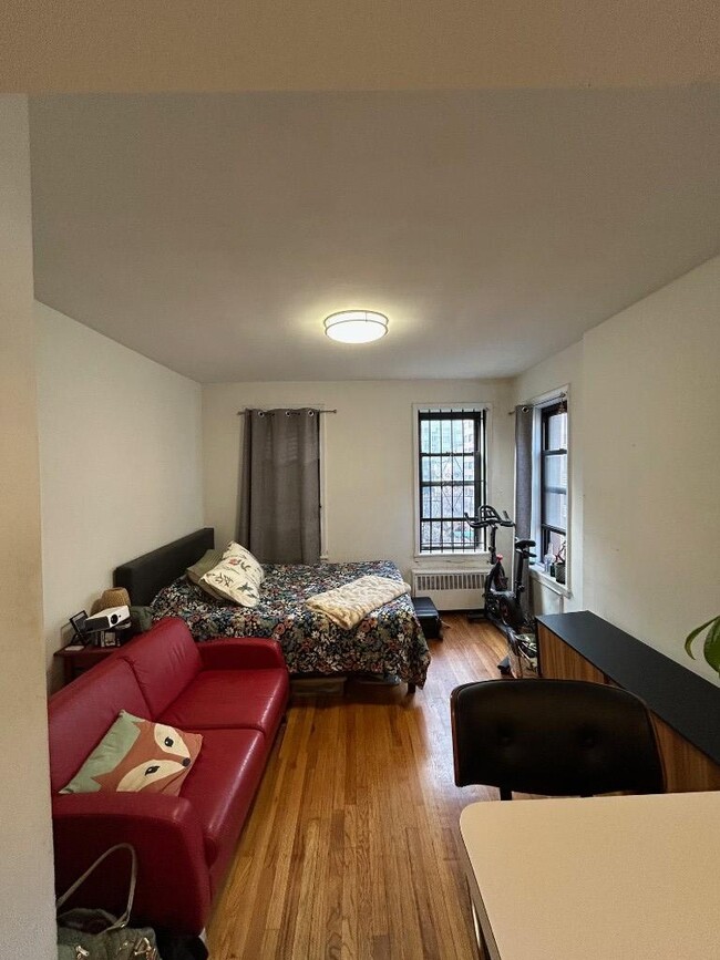 358 E 51st St in New York, NY - Building Photo - Building Photo