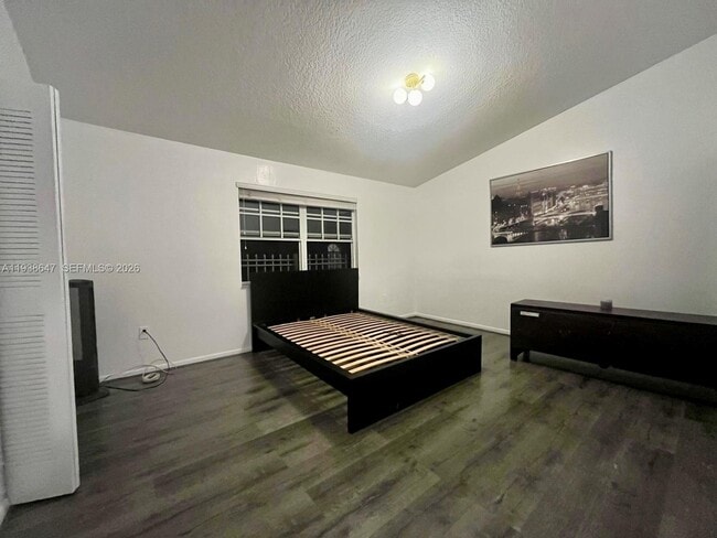 505 NW 109th Ave in Pembroke Pines, FL - Building Photo - Building Photo