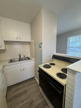 1702 SW McArthur St in Blue Springs, MO - Foto de edificio - Building Photo