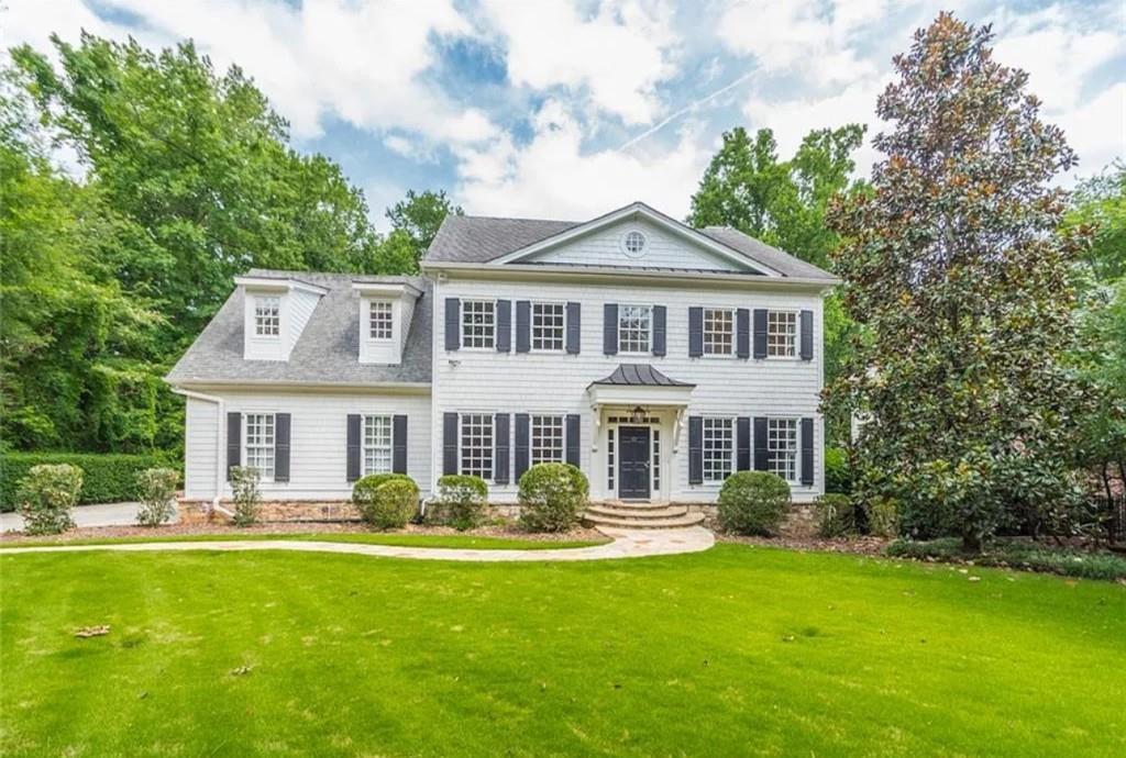 1124 Moores Mill Rd NW in Atlanta, GA - Foto de edificio