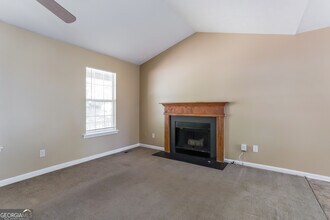 595 Deering Dr in Douglasville, GA - Building Photo - Building Photo