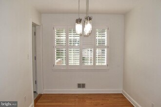 304 Moncure Dr in Alexandria, VA - Building Photo - Building Photo