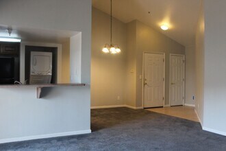12233 W Cross Dr in Littleton, CO - Building Photo - Building Photo