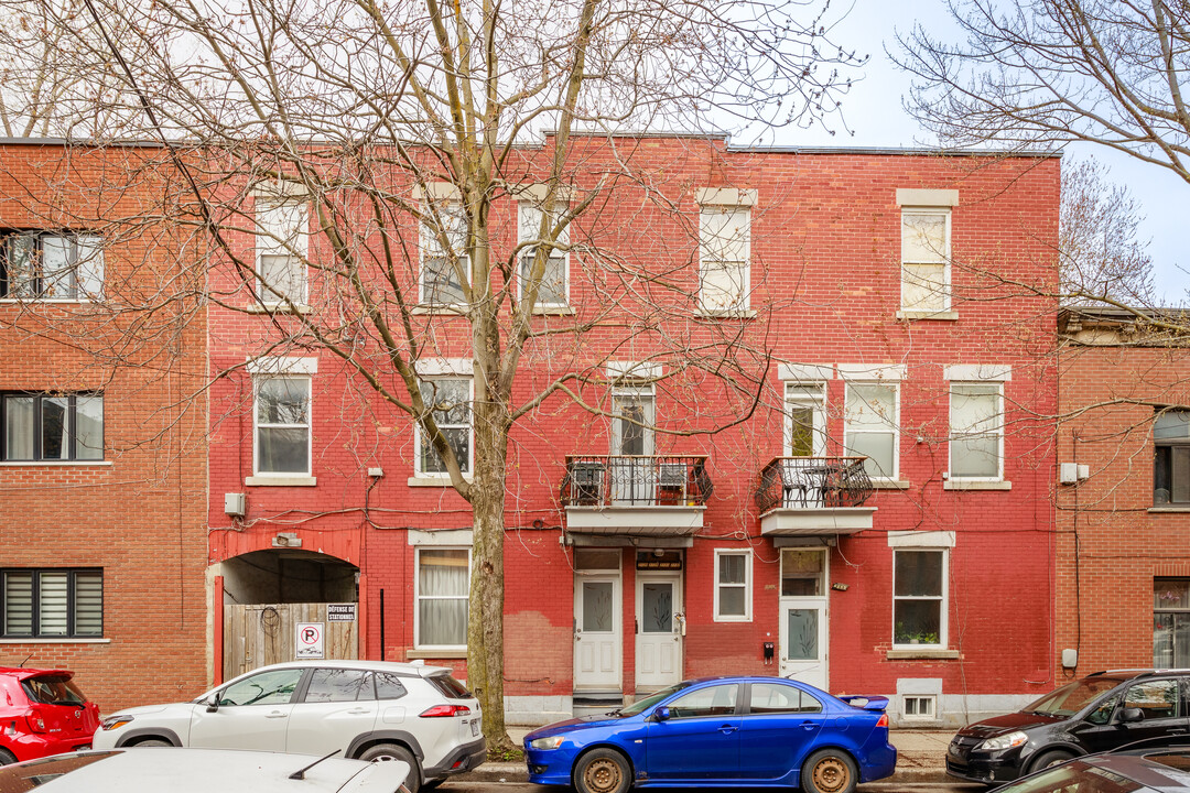 2733 Saint-Charles St in Montréal, QC - Building Photo