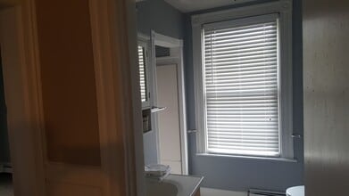 16 Europe St, Unit 2 in Providence, RI - Building Photo - Building Photo