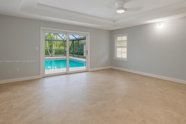 5305 SW 62nd Ave in Miami, FL - Building Photo - Building Photo