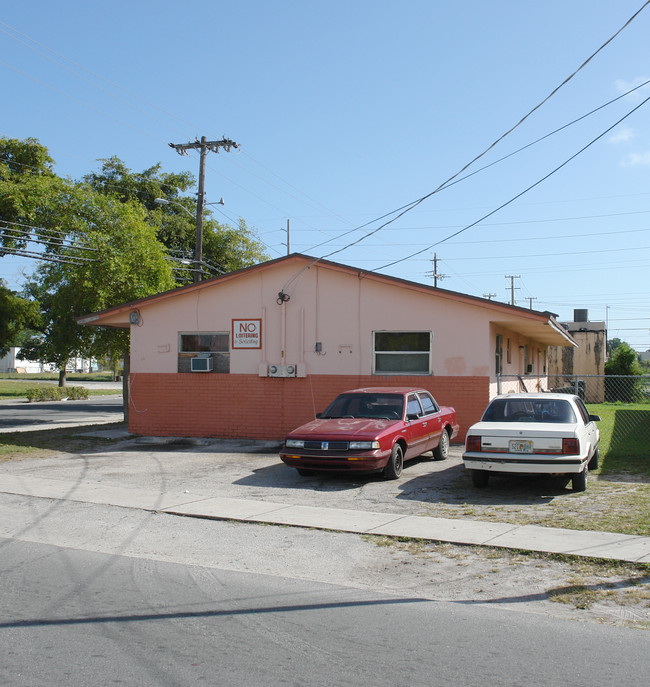 38-46 NW 6th Ave in Dania Beach, FL - Building Photo - Building Photo