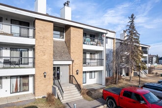 Hermitage Village Apartments in Edmonton, AB - Building Photo - Building Photo