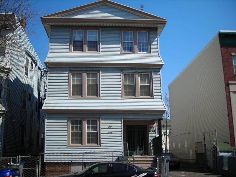 439-441 Hawthorne Ave in Newark, NJ - Building Photo