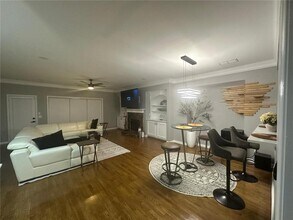 2011 Appaloosa Mill Cir NE in Buford, GA - Foto de edificio - Building Photo