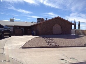 10428 Seawood Dr in El Paso, TX - Building Photo - Building Photo