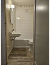 608 4th St, Unit 2 in Springfield, OR - Building Photo - Building Photo