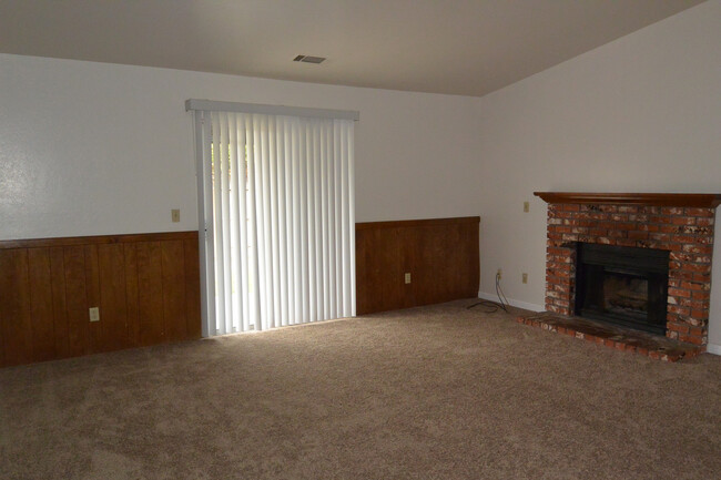 property at 1509 S Noyes St