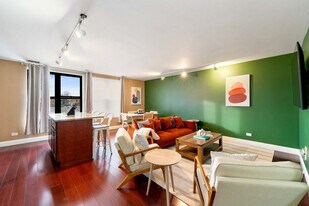 1600 N Halsted St in Chicago, IL - Building Photo