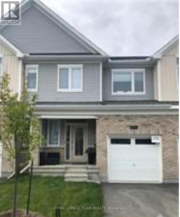 502 Loury Row in Ottawa, ON - Building Photo
