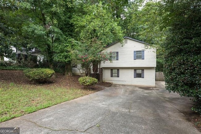 3038 Courtney Dr in Marietta, GA - Foto de edificio - Building Photo