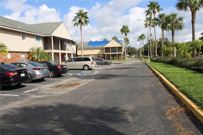 200 Country Club Dr in Largo, FL - Building Photo - Building Photo