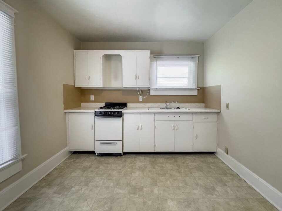 940 S 15th St-Unit -940 1/2 in New Castle, IN - Building Photo