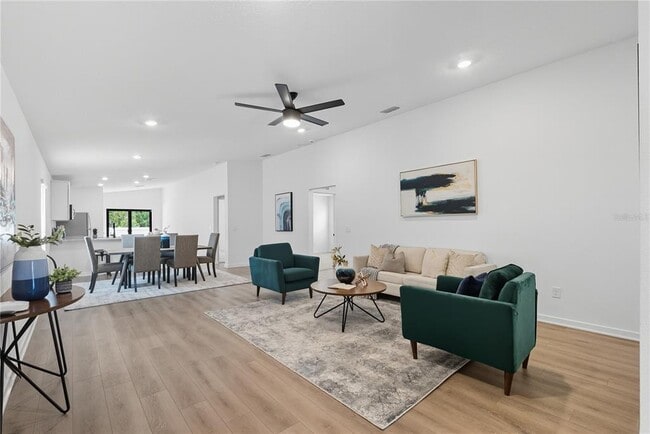 1333 Barnacle Bay Pl in Palm River-Clair Mel, FL - Building Photo - Building Photo