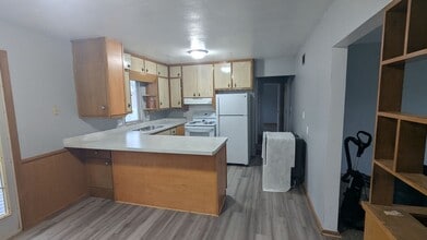 901 Loretta Ave in Waterloo, IA - Building Photo - Building Photo