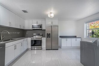 590 SW 23rd Ave in Miami, FL - Building Photo - Building Photo