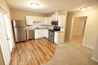6901 Hammond Ave SE in Caledonia, MI - Building Photo - Building Photo