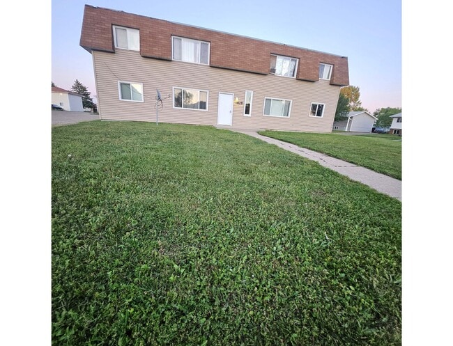 1825 5th St SE, Unit 1