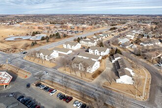 West Briar in Sioux Falls, SD - Building Photo - Building Photo