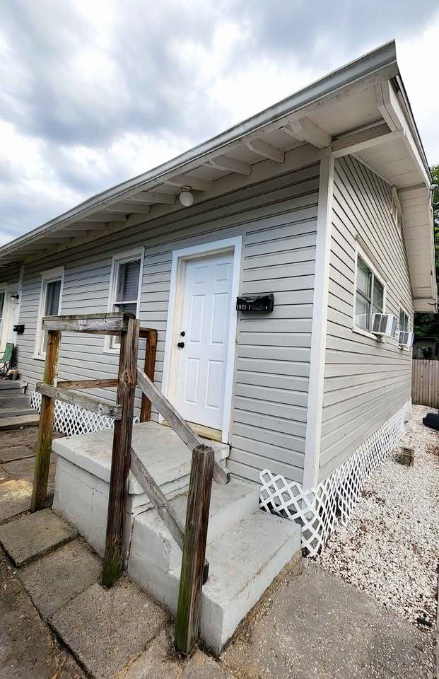 1921 Pearl Pl in Jacksonville, FL - Building Photo - Building Photo