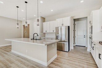 76 Tatahatso Pt St in Henderson, NV - Building Photo - Building Photo