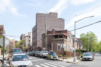 1914 Bay Ave in Brooklyn, NY - Foto de edificio - Building Photo