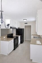 620 Race St in Crowley, TX - Building Photo - Building Photo