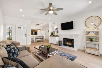 248 Vista Royale Cir W in Palm Desert, CA - Building Photo - Building Photo