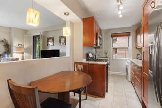 572 Grand St, Unit G406 in New York, NY - Building Photo - Building Photo