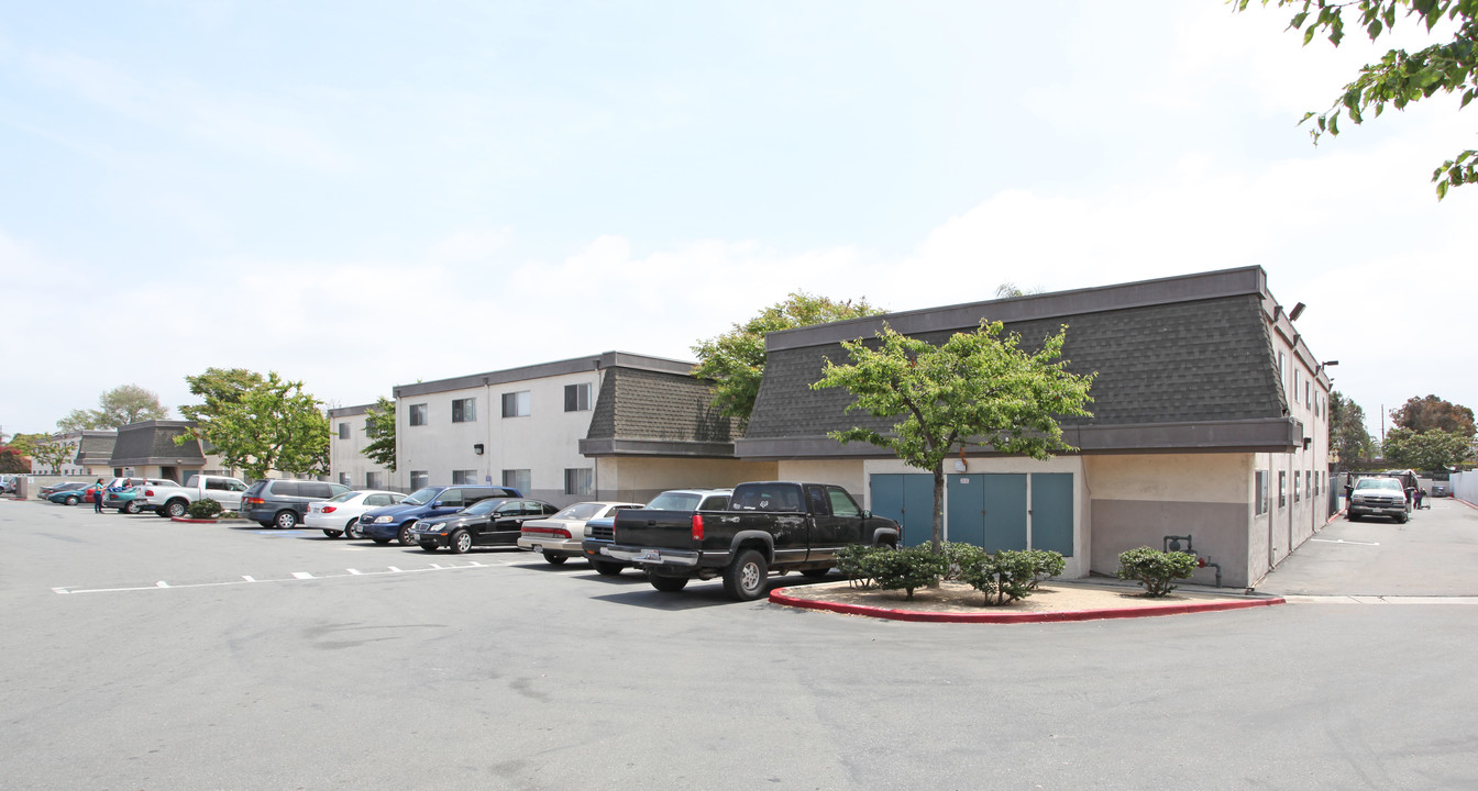 St Regis Park in Chula Vista, CA - Foto de edificio