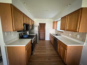 1333 Barclay Ln in Deerfield, IL - Building Photo - Building Photo