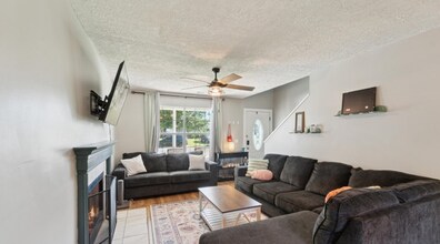 520 Falcon Dr in Richmond Hill, GA - Building Photo - Building Photo