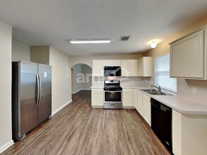 11010 Heather Bluff Ln in Houston, TX - Building Photo - Building Photo