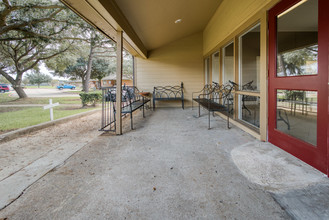 Crystal Creek Park - Senior Living in Port Arthur, TX - Foto de edificio - Building Photo