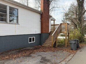 221 Taylor St in Bristol, TN - Building Photo - Building Photo