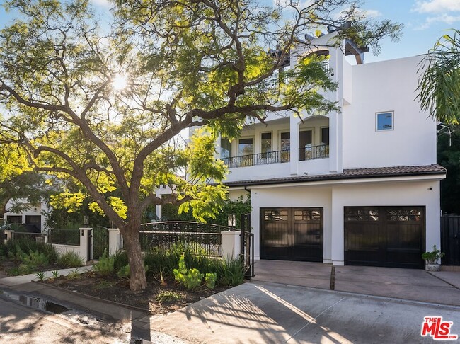 345 S Saltair Ave in Los Angeles, CA - Building Photo - Building Photo