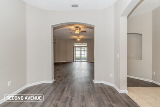 549 Wakemont Dr in Orange Park, FL - Foto de edificio - Building Photo