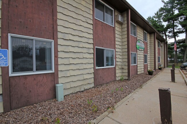 Birch Lake Apartments in Hackensack, MN - Foto de edificio - Building Photo