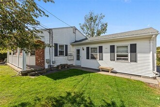 3421 Pawtucket Ave in East Providence, RI - Building Photo - Building Photo